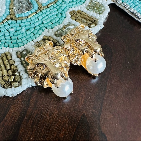 18k Gold Plated Lion Head Vintage Style Pearl Stud Earrings Large - Picture 12 of 12